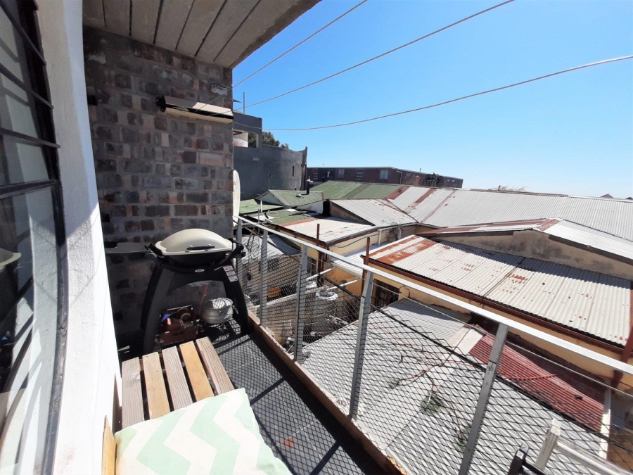 To Let 2 Bedroom Property for Rent in Woodstock Western Cape